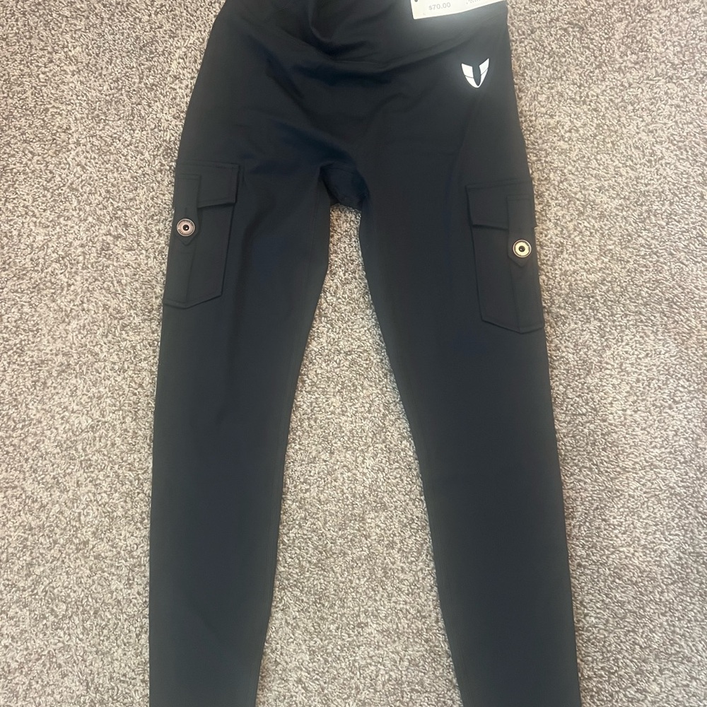 Firm Abs Black Cargo Leggings and tank